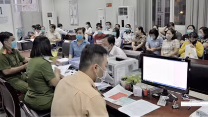 “Chúng tôi thường kết thúc việc của ngày hôm trước lúc 2-3 giờ sáng”