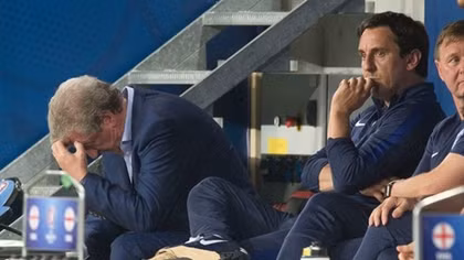 Roy Hodgson rời ghế thuyền trưởng Tam sư