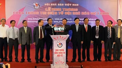 Có hiện tượng đưa tin bài lên rồi lại gỡ xuống để “làm tiền”