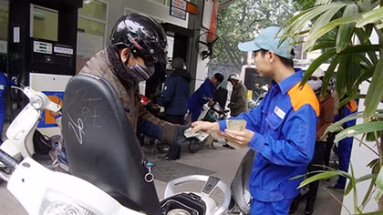 Sẽ báo cáo Chính phủ về đề xuất bỏ xăng A95