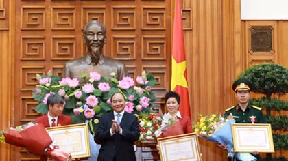 Thủ tướng gặp mặt chúc mừng thành tích của Hoàng Xuân Vinh