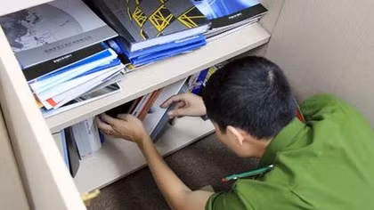 Khởi tố vụ án “chiếm đoạt tài liệu bí mật nhà nước”