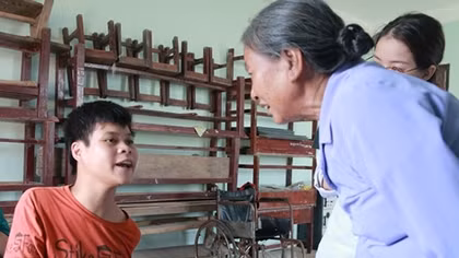 Bà giáo nghèo gần 20 năm mở lớp dạy tình thương miễn phí