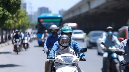Miền Bắc ngày oi nóng, đêm có mưa giông