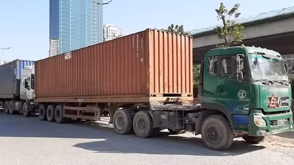 Vì sao các đối tượng buôn lậu hàng trăm tấn thuốc bắc “lọt” qua cửa khẩu dễ dàng?