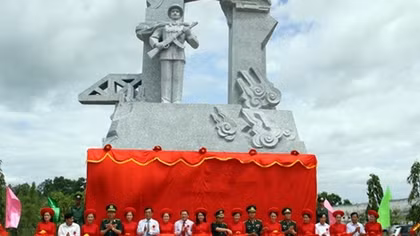 Khánh thành công trình Tượng đài Chiến sỹ CAND bảo vệ giới tuyến