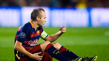 "Thánh" Andres Iniesta bóng gió khả năng rời Barca