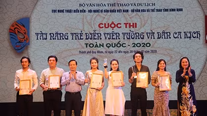 Vẫn cần thêm bệ đỡ hiệu quả cho tài năng nghệ thuật