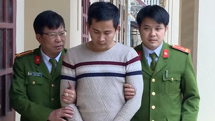 Nửa đêm cắt khóa cửa hàng, lấy trộm hơn 100 điện thoại đắt tiền