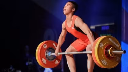 Cử tạ Việt Nam với quả tạ ngàn cân