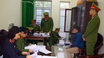 Bắt tạm giam cán bộ BQL rừng đặc dụng Phong Quang