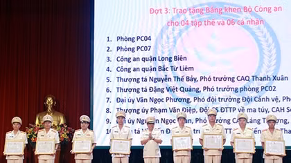 Tôn vinh 50 gương điển hình tiên tiến trong lực lượng Công an Thủ đô