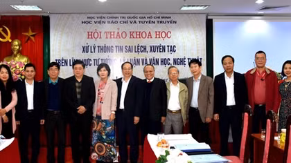 Xử lý thông tin sai lệch, xuyên tạc về lĩnh vực tư tưởng, lý luận và văn học, nghệ thuật
