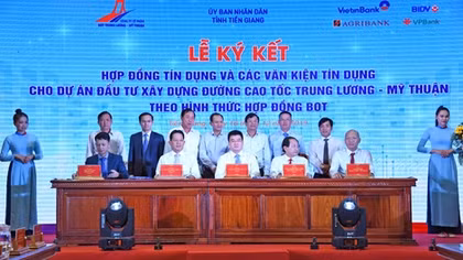 VietinBank là ngân hàng đầu mối và các ngân hàng đồng tài trợ giải ngân món vay đầu tiên vốn tín dụng dự án Trung Lương - Mỹ Thuận