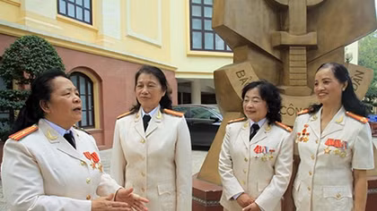 Những “bông hồng thép” nơi tuyến lửa