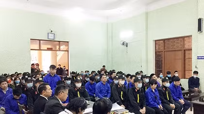 Sáu án tử hình trong đường dây vận chuyển 476 bánh heroin