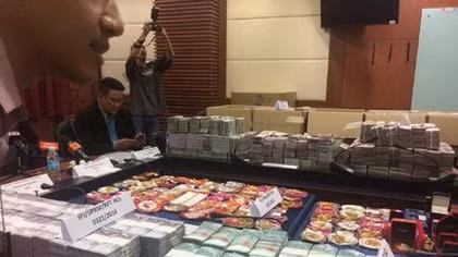 Malaysia mạnh tay với tham nhũng