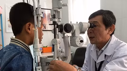 Đầu năm trò chuyện với “Anh hùng phòng chống mù lòa”
