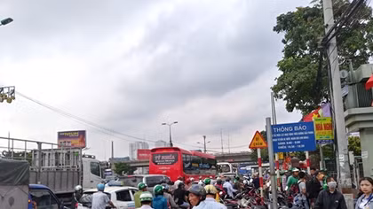 Chuyên gia giao thông lên tiếng về hai đề án hạn chế xe máy và thu phí ôtô vào nội đô