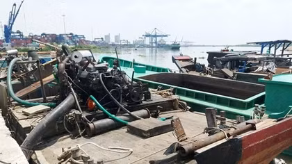 Xây dựng nhà giàn và dùng máy bay không người lái để chống "cát tặc"