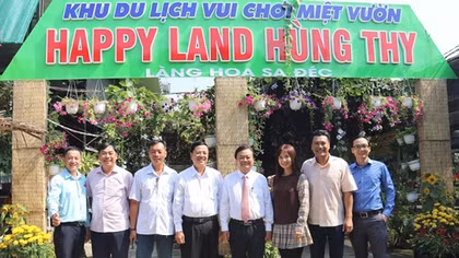 Hấp dẫn mô hình Hội quán ở đất Sen hồng