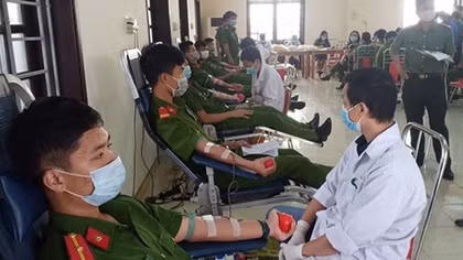 Tuổi trẻ Công an với nhiều hoạt động tình nguyện vì cộng đồng