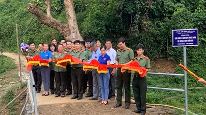 Công an tỉnh Bắc Kạn bàn giao cầu dân sinh thôn Nà Thỏa