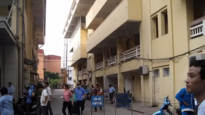 "Vỡ trận" sau khi BV Bạch Mai đóng cửa bãi gửi xe