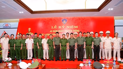 Công an TP Hải Phòng kỷ niệm 45 năm Ngày truyền thống lực lượng Cảnh sát cơ động