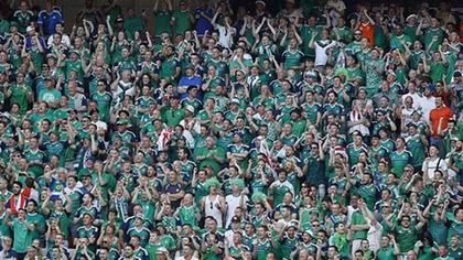 CĐV Bắc Ireland qua đời sau chiến thắng trước Ukraine