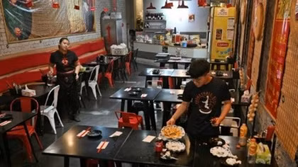 Kinh tế thế giới "ngấm đòn" COVID-19