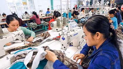 Khởi kiện doanh nghiệp nợ đọng bảo hiểm xã hội còn vướng do luật