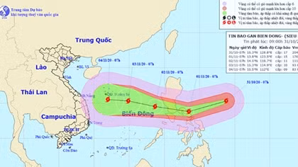 Giật trên cấp 17, siêu bão Goni đang "tiến quân" vào Biển Đông