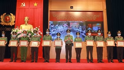 Xây dựng Công an cơ sở vững mạnh, hoạt động hiệu lực, hiệu quả