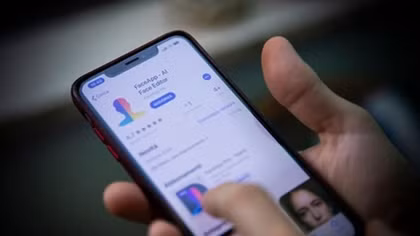 Dân mạng rần rần tự "chuyển giới" bằng FaceApp bất chấp cảnh báo