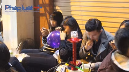 Nhiều quán Karaoke ở Hà Nội hút khách bằng Shisha, “bóng cười”