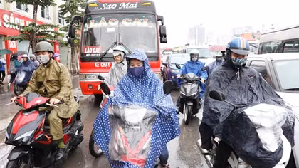 Đón gió mùa, Hà Nội đổ cơn mưa chiều 