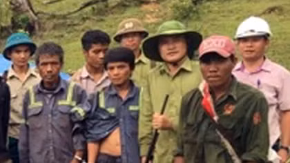 Nhóm lâm tặc mang theo súng và ma túy đi phá rừng