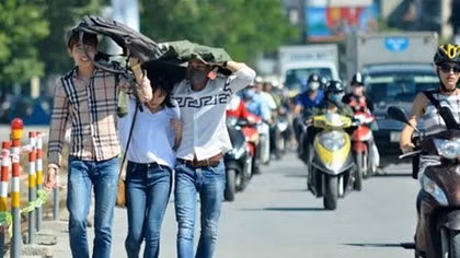 Hà Nội nắng nóng 33 độ C