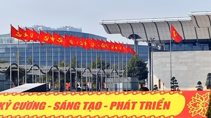 Hà Nội rực sắc cờ hoa chào mừng Đại hội XIII của Đảng