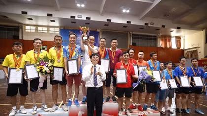 Đội bóng bàn LCH Nhà báo Bộ Công an vô địch đồng đội nam lần thứ 3 liên tiếp