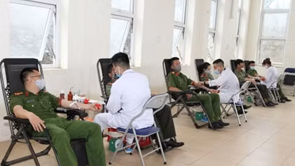 Những giọt máu nghĩa tình giữa mùa dịch COVID-19