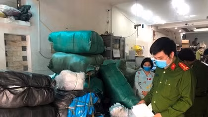 Phát hiện xưởng gia công vật tư y tế không bảo đảm chất lượng