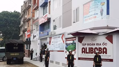Ôi, những mảnh đất, những ngôi nhà... trên giấy