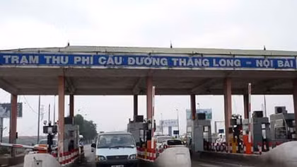 Gây rối ở Trạm thu phí Bắc Thăng Long, hai bị cáo lĩnh án tù