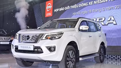 Nissan Terra nhập khẩu được chốt giá 988 triệu đồng