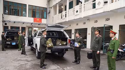 Chiến sĩ giao liên CAND đón Tết trên mọi miền Tổ quốc