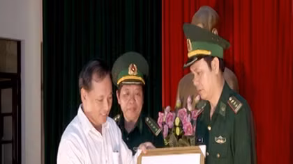 Trao thưởng chiến công triệt phá đường dây vận chuyển 69 bánh heroin