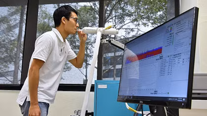 Cận cảnh máy xét nghiệm COVID-19 qua hơi thở 