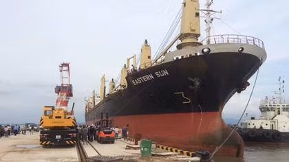 Hai công nhân chết thảm khi rơi từ độ cao 14m xuống đất